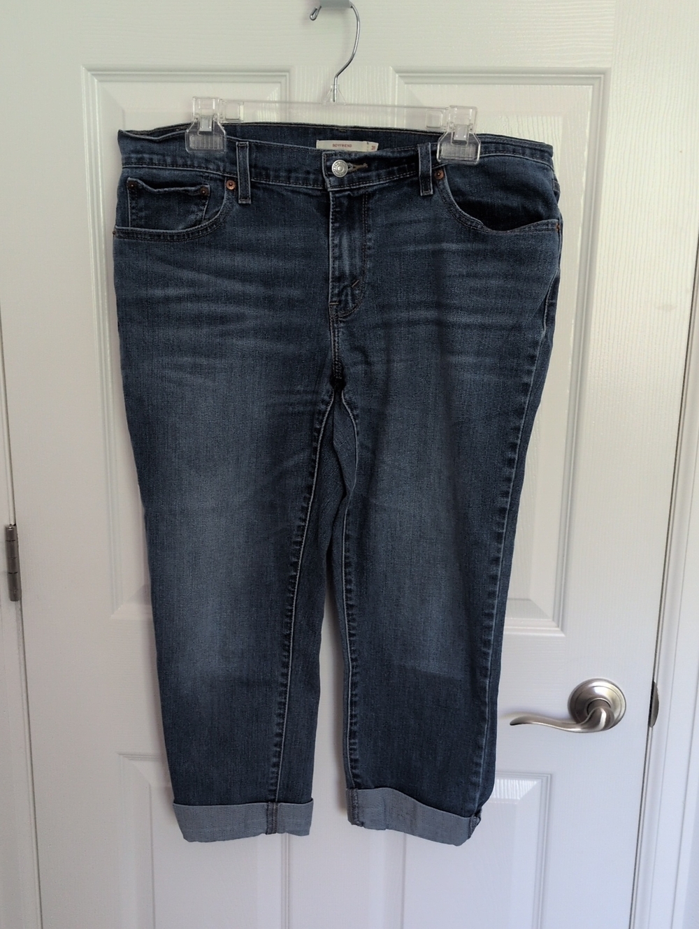 Levi's Boyfriend Cuffed Jean Capris - 31